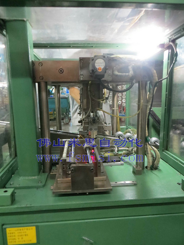 卡簧自動(dòng)壓裝機(jī)