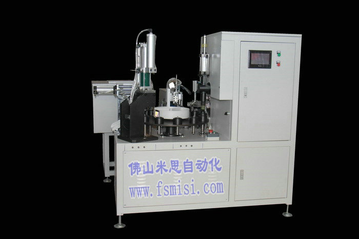 自動(dòng)注油鉚壓機(jī)-電機(jī)端蓋